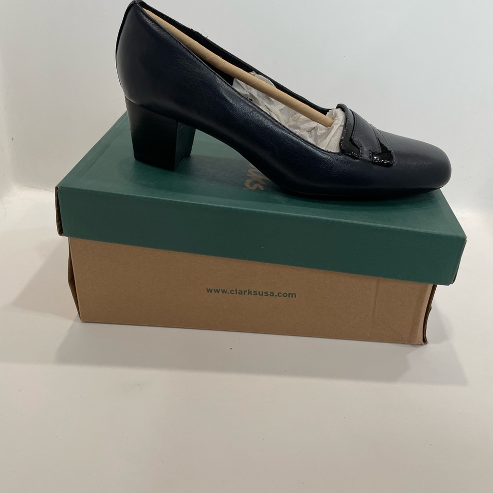 Brand New in the Box, Levee Delta Navy Lee Clark heels Size 6.5